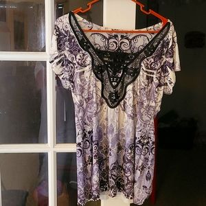 Black and white women's top